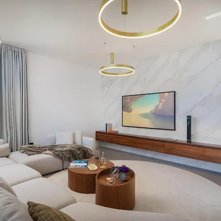 فيلة Luxury Glass With Pool تروغير