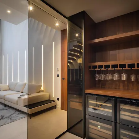 Luxury Glass With Pool تروغير