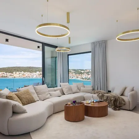 Luxury Glass With Pool Вілла