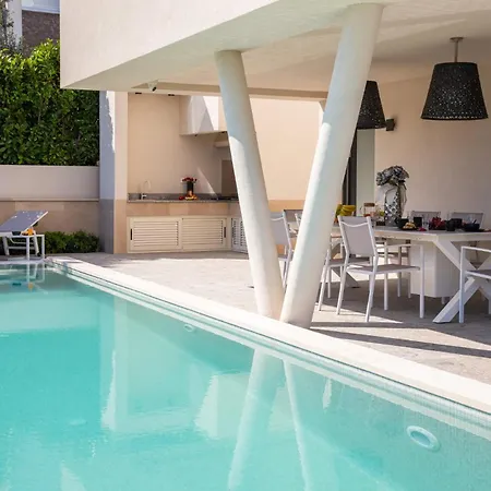 Luxury Glass With Pool Вілла